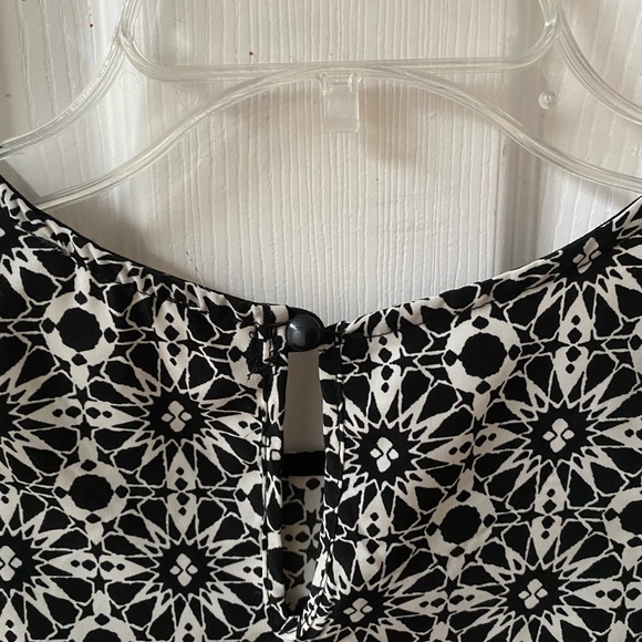 One Clothing Tank - Picture 5 of 5